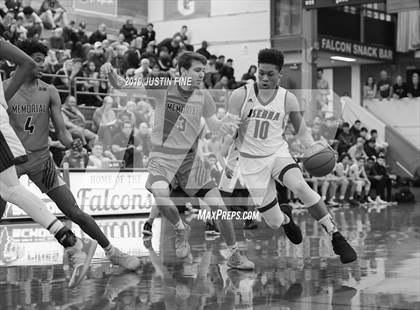 Thumbnail 2 in JSerra Catholic vs. San Joaquin Memorial (Torrey Pines Holiday Classic) photogallery.