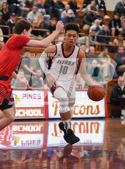 Thumbnail 2 in JSerra Catholic vs. San Joaquin Memorial (Torrey Pines Holiday Classic) photogallery.