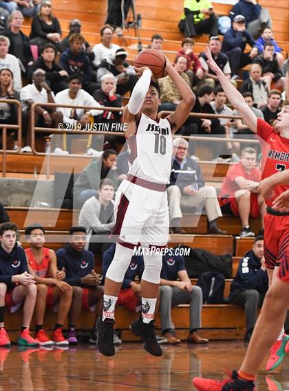 Thumbnail 2 in JSerra Catholic vs. San Joaquin Memorial (Torrey Pines Holiday Classic) photogallery.