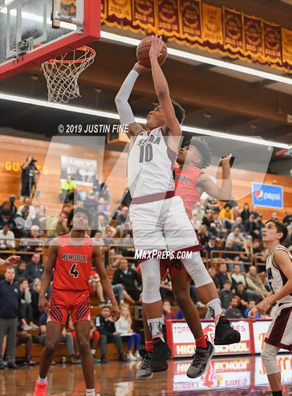 Thumbnail 2 in JSerra Catholic vs. San Joaquin Memorial (Torrey Pines Holiday Classic) photogallery.