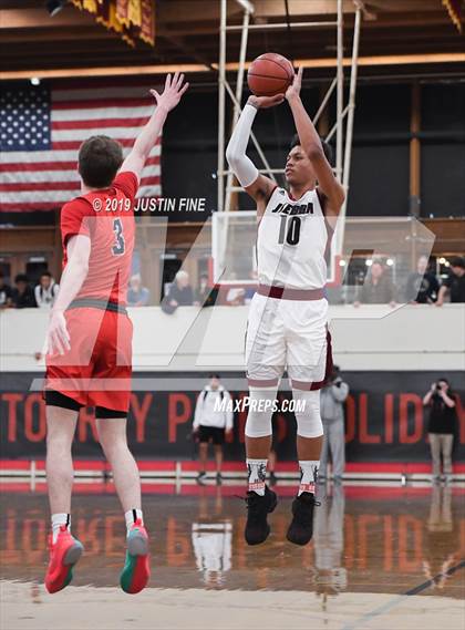 Thumbnail 1 in JSerra Catholic vs. San Joaquin Memorial (Torrey Pines Holiday Classic) photogallery.