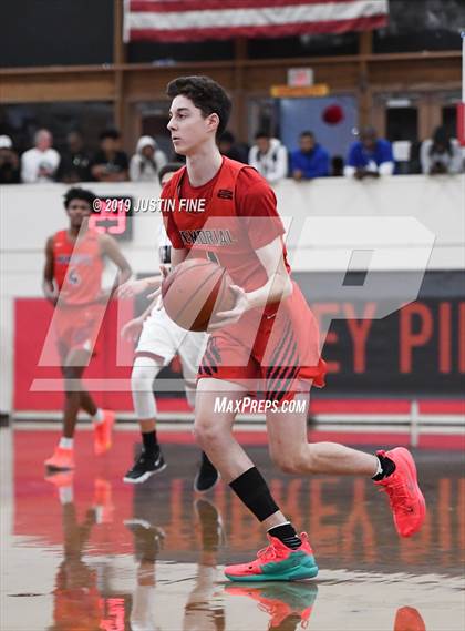 Thumbnail 2 in JSerra Catholic vs. San Joaquin Memorial (Torrey Pines Holiday Classic) photogallery.