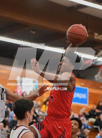 Thumbnail 1 in JSerra Catholic vs. San Joaquin Memorial (Torrey Pines Holiday Classic) photogallery.