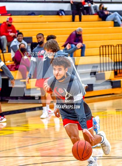 Thumbnail 1 in Lansing vs Shawnee Mission West (Mid-Season Tournament) photogallery.