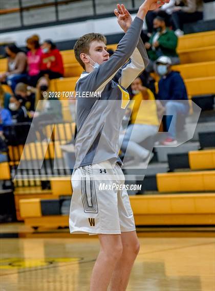 Thumbnail 3 in Lansing vs Shawnee Mission West (Mid-Season Tournament) photogallery.