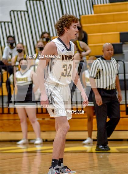 Thumbnail 2 in Lansing vs Shawnee Mission West (Mid-Season Tournament) photogallery.