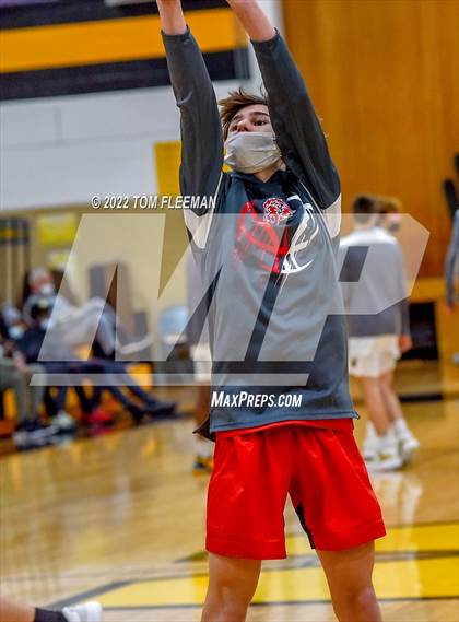 Thumbnail 3 in Lansing vs Shawnee Mission West (Mid-Season Tournament) photogallery.