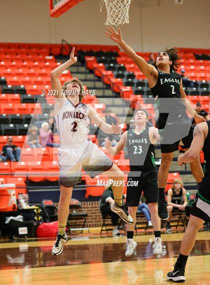 Thumbnail 2 in Poolville vs. Rio Vista (UIL 2A Bi-District Playoff) photogallery.