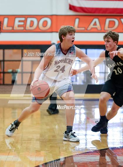 Thumbnail 2 in Poolville vs. Rio Vista (UIL 2A Bi-District Playoff) photogallery.