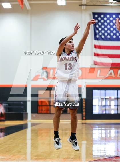 Thumbnail 1 in Poolville vs. Rio Vista (UIL 2A Bi-District Playoff) photogallery.