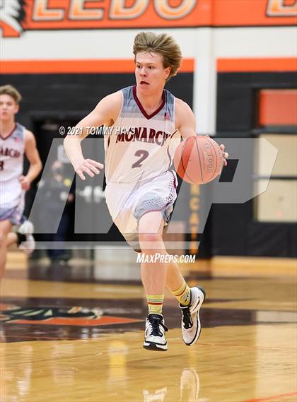 Thumbnail 1 in Poolville vs. Rio Vista (UIL 2A Bi-District Playoff) photogallery.