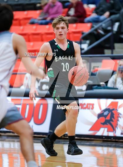 Thumbnail 1 in Poolville vs. Rio Vista (UIL 2A Bi-District Playoff) photogallery.