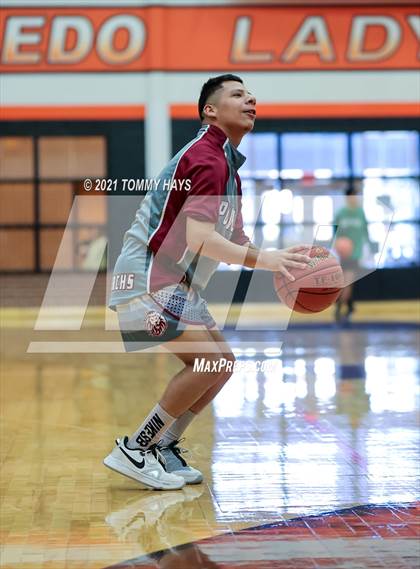 Thumbnail 1 in Poolville vs. Rio Vista (UIL 2A Bi-District Playoff) photogallery.