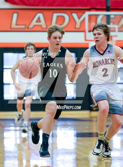 Thumbnail 2 in Poolville vs. Rio Vista (UIL 2A Bi-District Playoff) photogallery.