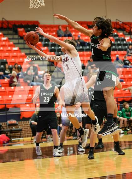 Thumbnail 2 in Poolville vs. Rio Vista (UIL 2A Bi-District Playoff) photogallery.