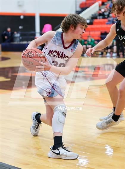 Thumbnail 1 in Poolville vs. Rio Vista (UIL 2A Bi-District Playoff) photogallery.