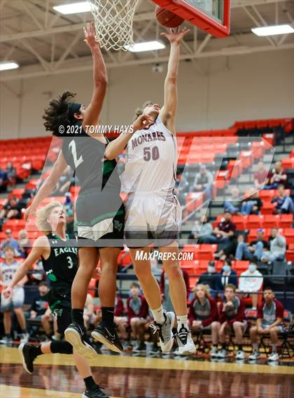 Thumbnail 1 in Poolville vs. Rio Vista (UIL 2A Bi-District Playoff) photogallery.