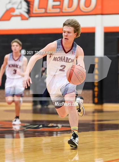 Thumbnail 2 in Poolville vs. Rio Vista (UIL 2A Bi-District Playoff) photogallery.