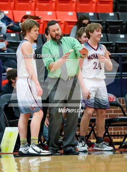 Thumbnail 1 in Poolville vs. Rio Vista (UIL 2A Bi-District Playoff) photogallery.