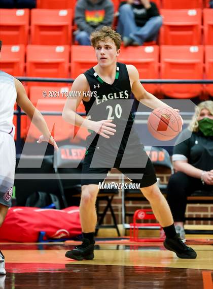 Thumbnail 2 in Poolville vs. Rio Vista (UIL 2A Bi-District Playoff) photogallery.