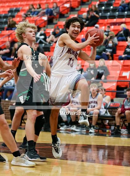 Thumbnail 3 in Poolville vs. Rio Vista (UIL 2A Bi-District Playoff) photogallery.