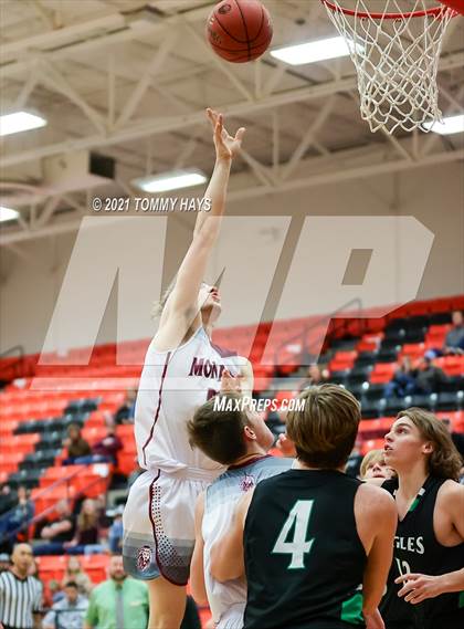 Thumbnail 3 in Poolville vs. Rio Vista (UIL 2A Bi-District Playoff) photogallery.