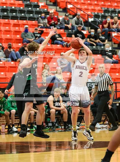 Thumbnail 3 in Poolville vs. Rio Vista (UIL 2A Bi-District Playoff) photogallery.