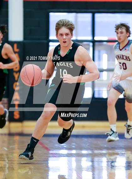 Thumbnail 1 in Poolville vs. Rio Vista (UIL 2A Bi-District Playoff) photogallery.