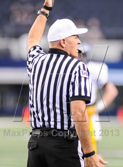 Thumbnail 3 in Highland Park vs Mansfield Legacy (UIL 4A Regional Playoff) photogallery.