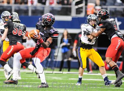 Thumbnail 1 in Highland Park vs Mansfield Legacy (UIL 4A Regional Playoff) photogallery.