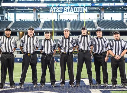 Thumbnail 2 in Highland Park vs Mansfield Legacy (UIL 4A Regional Playoff) photogallery.