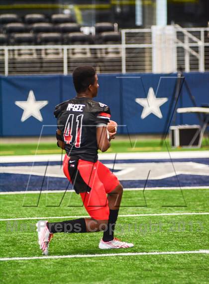Thumbnail 2 in Highland Park vs Mansfield Legacy (UIL 4A Regional Playoff) photogallery.