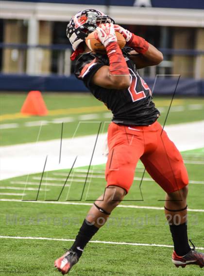 Thumbnail 2 in Highland Park vs Mansfield Legacy (UIL 4A Regional Playoff) photogallery.