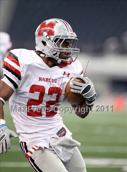 Thumbnail 3 in Marcus vs. Fossil Ridge (5A Division 2 Region 1 Bi-District) photogallery.
