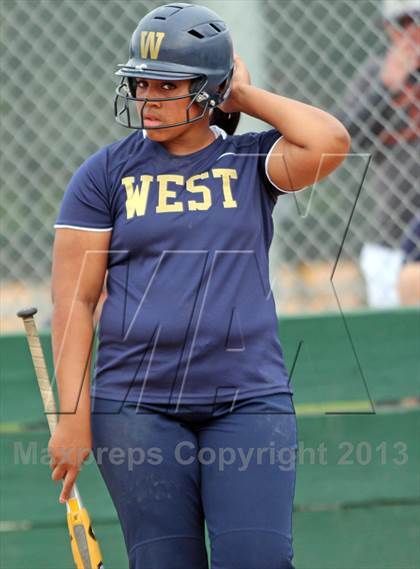 Thumbnail 3 in Elk Grove vs West (NorCal Classic) photogallery.