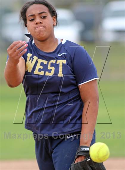 Thumbnail 2 in Elk Grove vs West (NorCal Classic) photogallery.