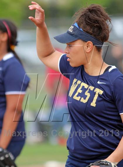 Thumbnail 2 in Elk Grove vs West (NorCal Classic) photogallery.