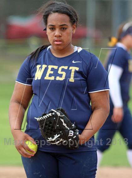 Thumbnail 3 in Elk Grove vs West (NorCal Classic) photogallery.