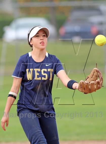 Thumbnail 3 in Elk Grove vs West (NorCal Classic) photogallery.
