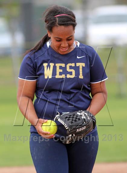 Thumbnail 3 in Elk Grove vs West (NorCal Classic) photogallery.
