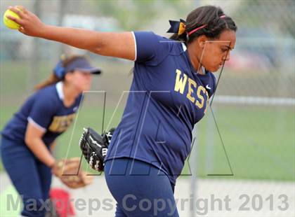 Thumbnail 2 in Elk Grove vs West (NorCal Classic) photogallery.