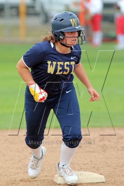 Thumbnail 2 in Elk Grove vs West (NorCal Classic) photogallery.