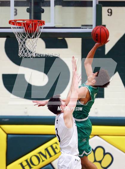 Thumbnail 2 in St. Mary's vs. Mountain View (Holiday Invitational Tournament) photogallery.