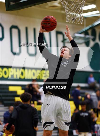Thumbnail 3 in St. Mary's vs. Mountain View (Holiday Invitational Tournament) photogallery.