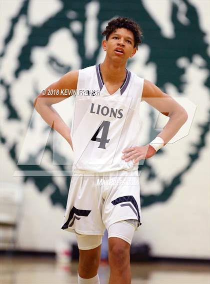 Thumbnail 2 in St. Mary's vs. Mountain View (Holiday Invitational Tournament) photogallery.