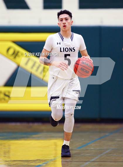 Thumbnail 2 in St. Mary's vs. Mountain View (Holiday Invitational Tournament) photogallery.