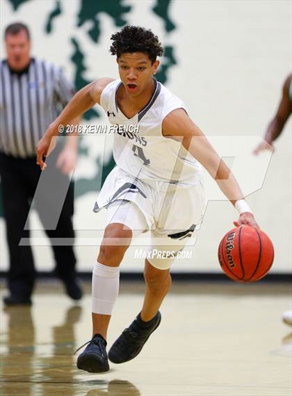 Thumbnail 3 in St. Mary's vs. Mountain View (Holiday Invitational Tournament) photogallery.