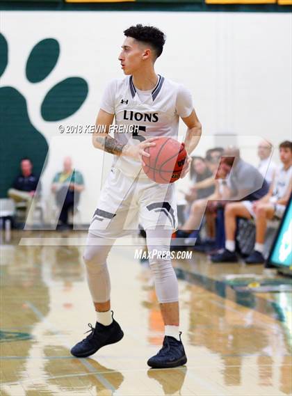 Thumbnail 2 in St. Mary's vs. Mountain View (Holiday Invitational Tournament) photogallery.