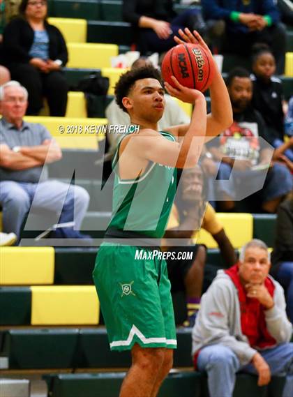 Thumbnail 1 in St. Mary's vs. Mountain View (Holiday Invitational Tournament) photogallery.
