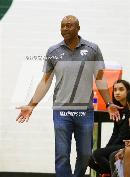 Thumbnail 1 in St. Mary's vs. Mountain View (Holiday Invitational Tournament) photogallery.
